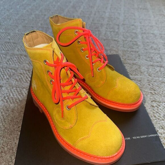 Women’s John Fluevog Boots - 7th Heaven & Eyelet - Derby Swirl Yellow sz 7 - NIB - Picture 2 of 7